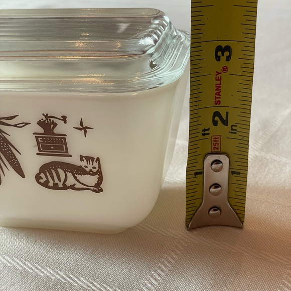 Vintage Pyrex Refrigerator Dish w/ lid, Early American, 501B, 1 1/2 cup - Picture 11 of 12